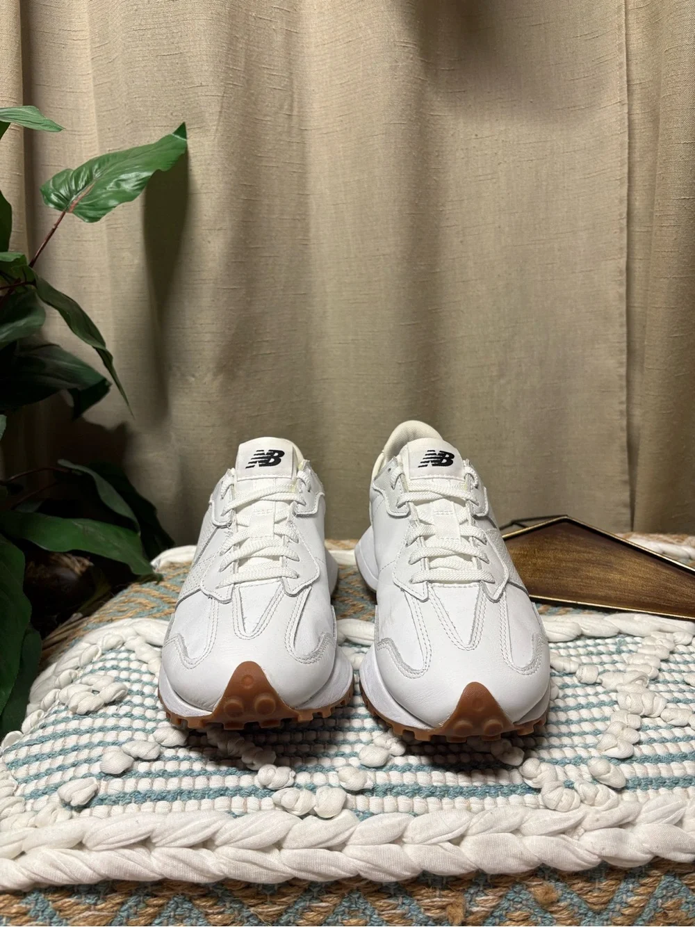 New Balance 327’s women’s sneaker